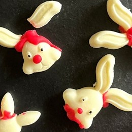 血まみれハロウィンバニーチョコ